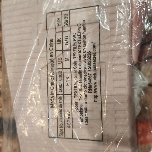 NWT Victoria Secrets sandals - Picture 5 of 6